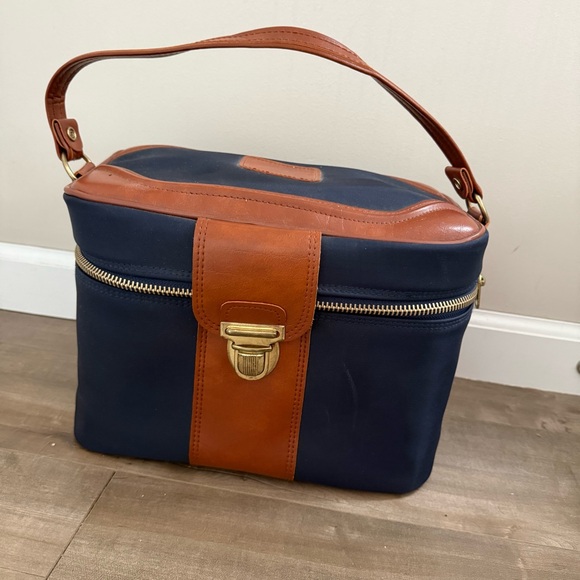 Sears Other - Vintage Sears Travel Train Case Bag Cosmetic Hard Case Wipeable Leather‎ Navy